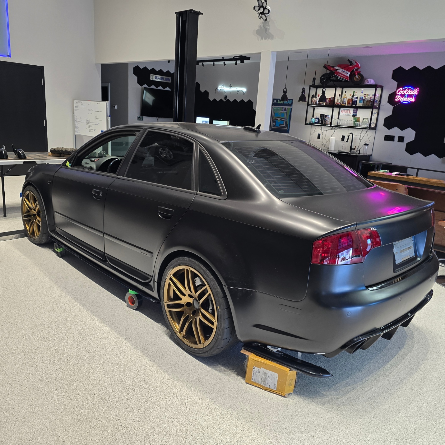 Audi RS4 rear three-quarter detail